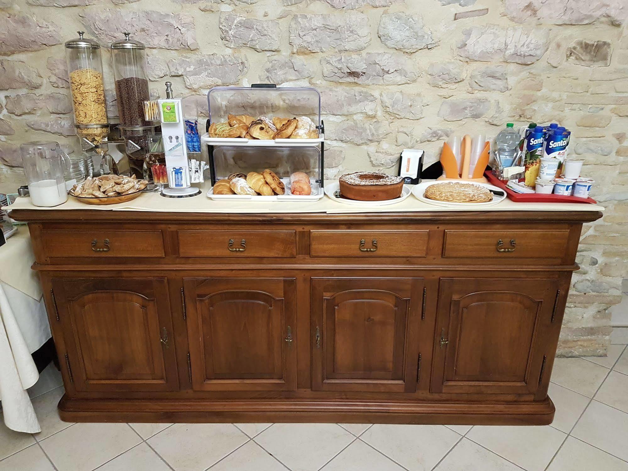 Hotel Ponte San Vittorino Ассизи Экстерьер фото