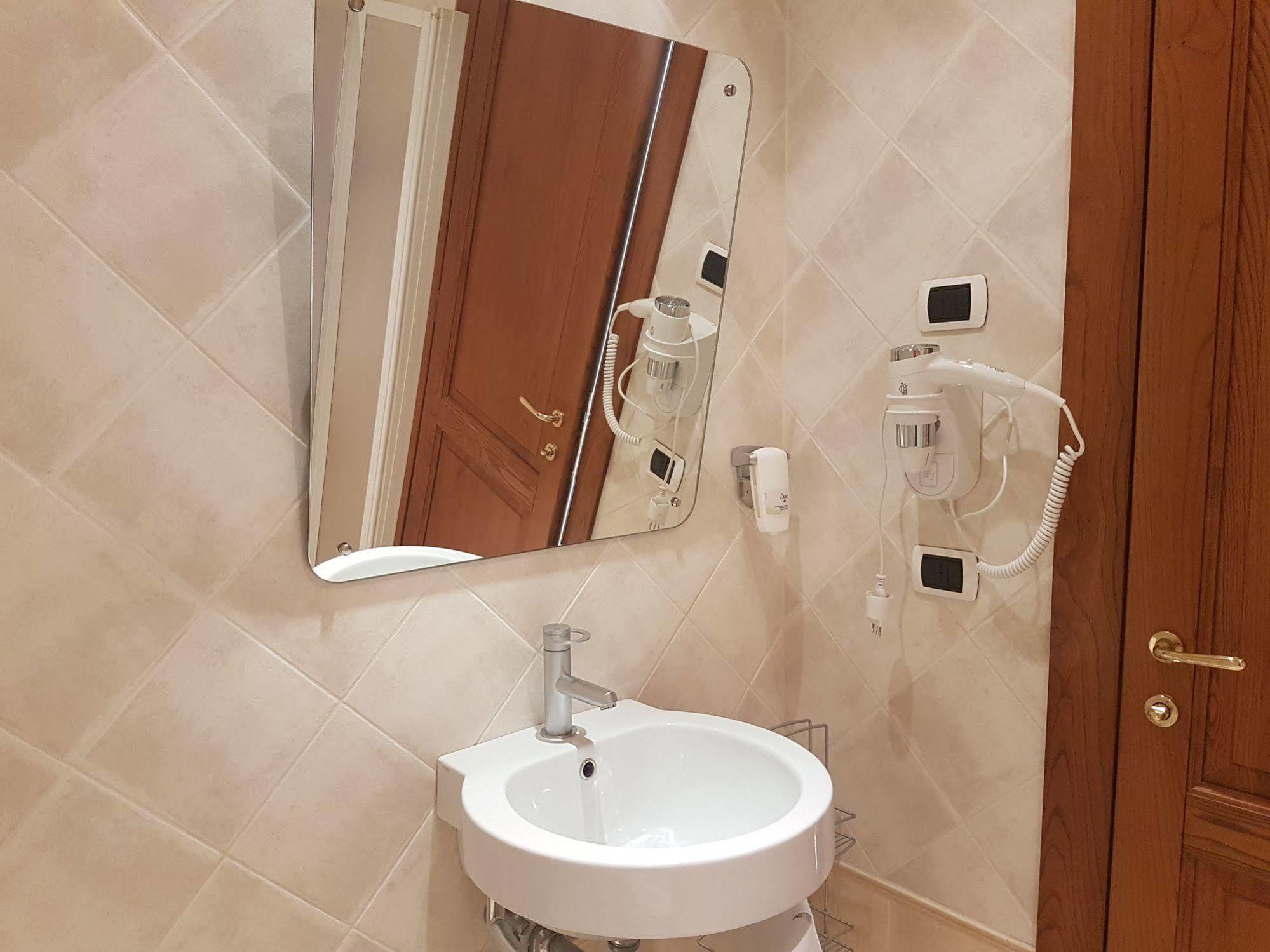 Hotel Ponte San Vittorino Ассизи Экстерьер фото